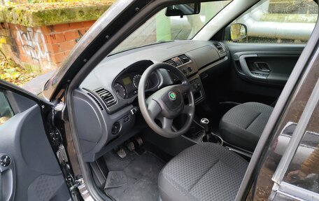 Skoda Fabia II, 2011 год, 750 000 рублей, 12 фотография