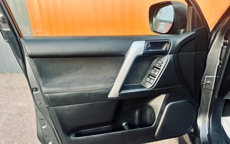 Toyota Land Cruiser Prado 150 рестайлинг 2, 2016 год, 3 499 000 рублей, 9 фотография