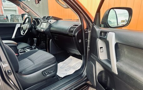 Toyota Land Cruiser Prado 150 рестайлинг 2, 2016 год, 3 499 000 рублей, 25 фотография