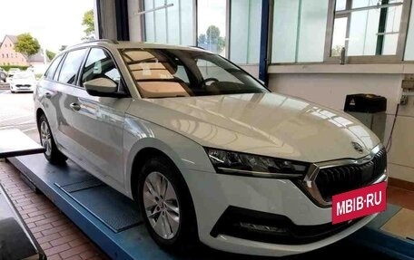 Skoda Octavia IV, 2021 год, 2 172 000 рублей, 3 фотография