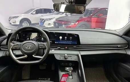 Hyundai Elantra, 2022 год, 1 490 000 рублей, 14 фотография