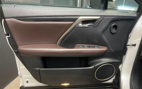 Lexus RX IV рестайлинг, 2019 год, 5 190 000 рублей, 9 фотография