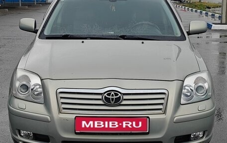 Toyota Avensis III рестайлинг, 2005 год, 580 000 рублей, 1 фотография