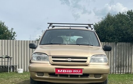 Chevrolet Niva I рестайлинг, 2004 год, 200 000 рублей, 1 фотография