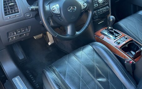 Infiniti QX70, 2015 год, 3 000 000 рублей, 9 фотография