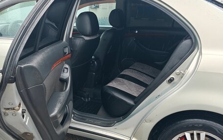 Toyota Avensis III рестайлинг, 2005 год, 580 000 рублей, 4 фотография