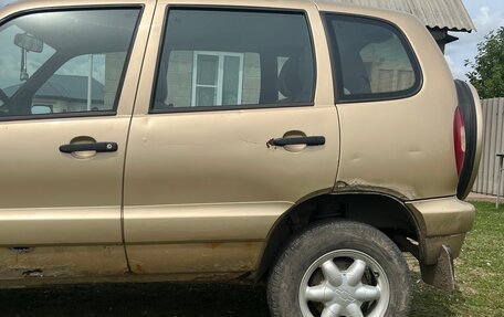 Chevrolet Niva I рестайлинг, 2004 год, 200 000 рублей, 4 фотография