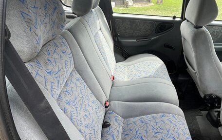 Chevrolet Niva I рестайлинг, 2004 год, 200 000 рублей, 20 фотография