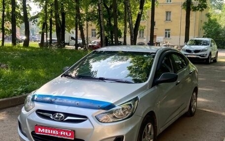 Hyundai Solaris II рестайлинг, 2011 год, 499 000 рублей, 1 фотография