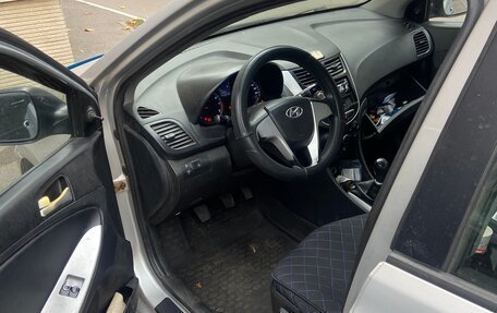 Hyundai Solaris II рестайлинг, 2011 год, 499 000 рублей, 2 фотография