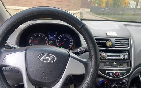 Hyundai Solaris II рестайлинг, 2011 год, 499 000 рублей, 3 фотография