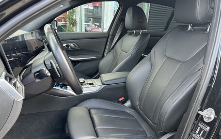 BMW 3 серия, 2022 год, 3 950 000 рублей, 14 фотография