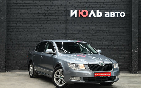 Skoda Superb III рестайлинг, 2011 год, 980 000 рублей, 3 фотография