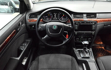 Skoda Superb III рестайлинг, 2011 год, 980 000 рублей, 11 фотография