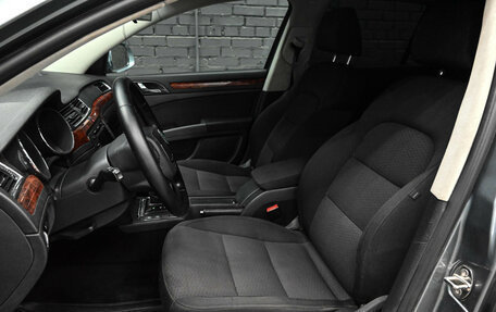 Skoda Superb III рестайлинг, 2011 год, 980 000 рублей, 9 фотография