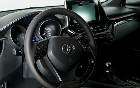 Toyota C-HR I рестайлинг, 2018 год, 1 975 000 рублей, 5 фотография