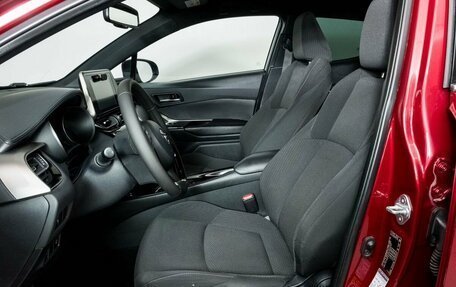 Toyota C-HR I рестайлинг, 2018 год, 1 975 000 рублей, 6 фотография