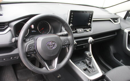 Toyota RAV4, 2021 год, 3 475 000 рублей, 4 фотография