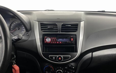 Hyundai Solaris II рестайлинг, 2011 год, 660 000 рублей, 18 фотография