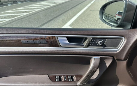 Volkswagen Touareg III, 2011 год, 1 850 000 рублей, 6 фотография