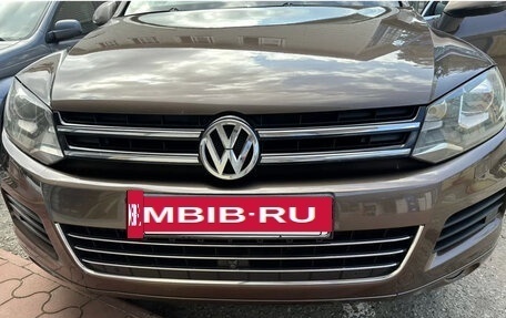Volkswagen Touareg III, 2011 год, 1 850 000 рублей, 4 фотография