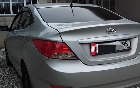 Hyundai Solaris II рестайлинг, 2011 год, 550 000 рублей, 3 фотография