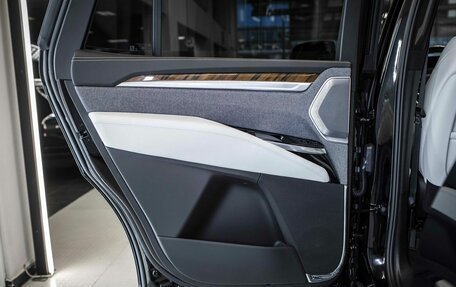 Cadillac Escalade V, 2025 год, 23 940 000 рублей, 16 фотография