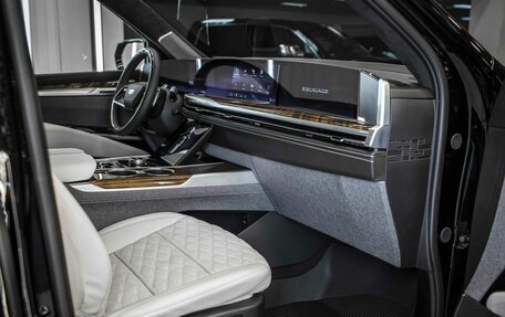 Cadillac Escalade V, 2025 год, 23 940 000 рублей, 25 фотография