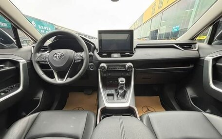 Toyota RAV4, 2021 год, 2 550 000 рублей, 8 фотография