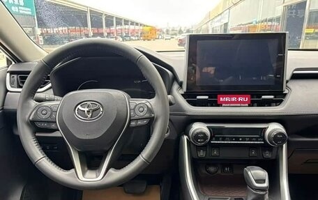 Toyota RAV4, 2021 год, 2 550 000 рублей, 9 фотография