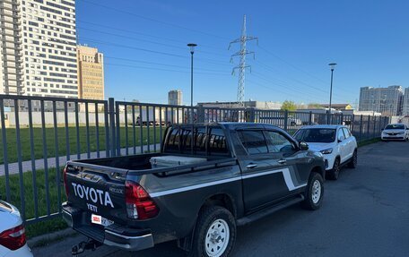 Toyota Hilux VIII, 2023 год, 5 650 000 рублей, 6 фотография