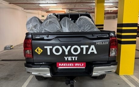Toyota Hilux VIII, 2023 год, 5 650 000 рублей, 10 фотография