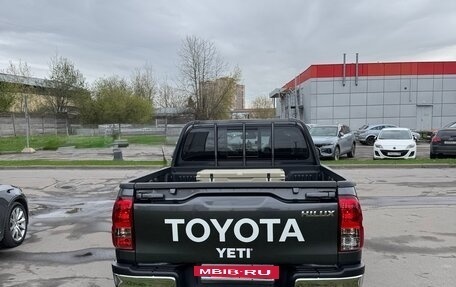 Toyota Hilux VIII, 2023 год, 5 650 000 рублей, 4 фотография