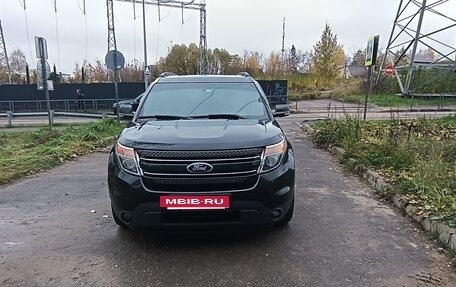 Ford Explorer VI, 2012 год, 1 300 000 рублей, 3 фотография