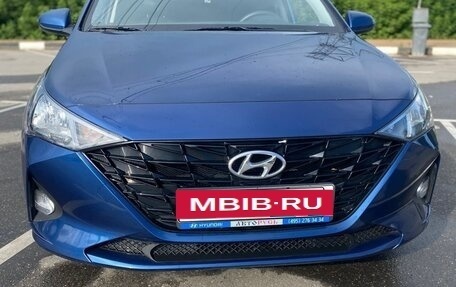 Hyundai Solaris II рестайлинг, 2021 год, 1 470 000 рублей, 2 фотография