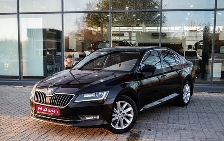 Skoda Superb III рестайлинг, 2018 год, 2 300 000 рублей, 1 фотография