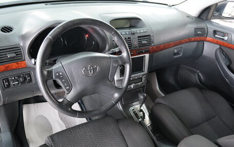 Toyota Avensis III рестайлинг, 2004 год, 699 000 рублей, 11 фотография