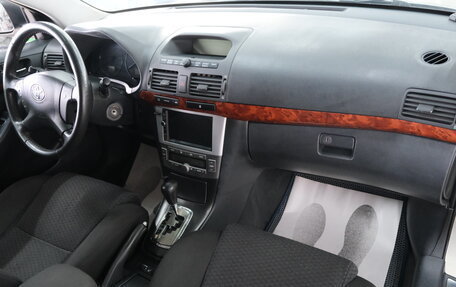 Toyota Avensis III рестайлинг, 2004 год, 699 000 рублей, 19 фотография