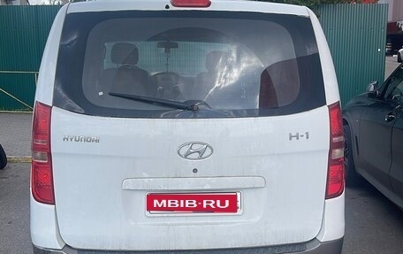 Hyundai H-1 II рестайлинг, 2012 год, 1 900 000 рублей, 1 фотография