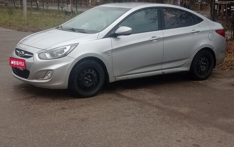 Hyundai Solaris II рестайлинг, 2012 год, 870 000 рублей, 1 фотография