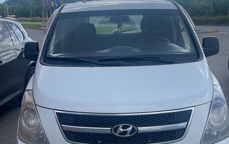 Hyundai H-1 II рестайлинг, 2012 год, 1 900 000 рублей, 4 фотография