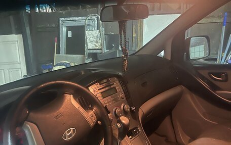 Hyundai H-1 II рестайлинг, 2012 год, 1 900 000 рублей, 5 фотография