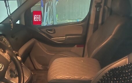 Hyundai H-1 II рестайлинг, 2012 год, 1 900 000 рублей, 6 фотография