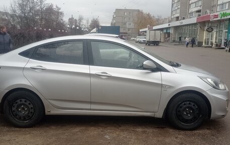 Hyundai Solaris II рестайлинг, 2012 год, 870 000 рублей, 5 фотография