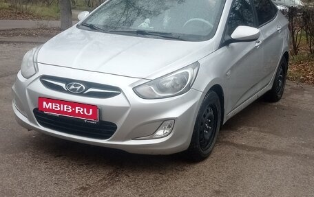 Hyundai Solaris II рестайлинг, 2012 год, 870 000 рублей, 7 фотография