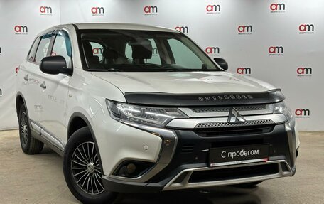 Mitsubishi Outlander III рестайлинг 3, 2019 год, 1 599 000 рублей, 1 фотография
