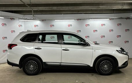 Mitsubishi Outlander III рестайлинг 3, 2019 год, 1 599 000 рублей, 8 фотография