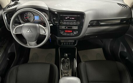 Mitsubishi Outlander III рестайлинг 3, 2019 год, 1 599 000 рублей, 9 фотография