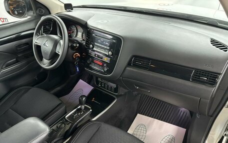 Mitsubishi Outlander III рестайлинг 3, 2019 год, 1 599 000 рублей, 12 фотография