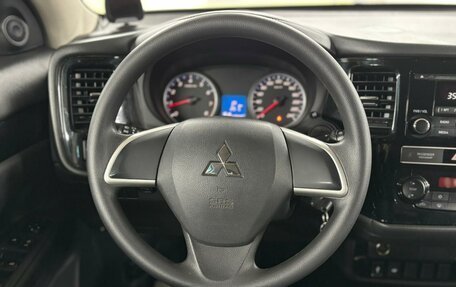 Mitsubishi Outlander III рестайлинг 3, 2019 год, 1 599 000 рублей, 11 фотография